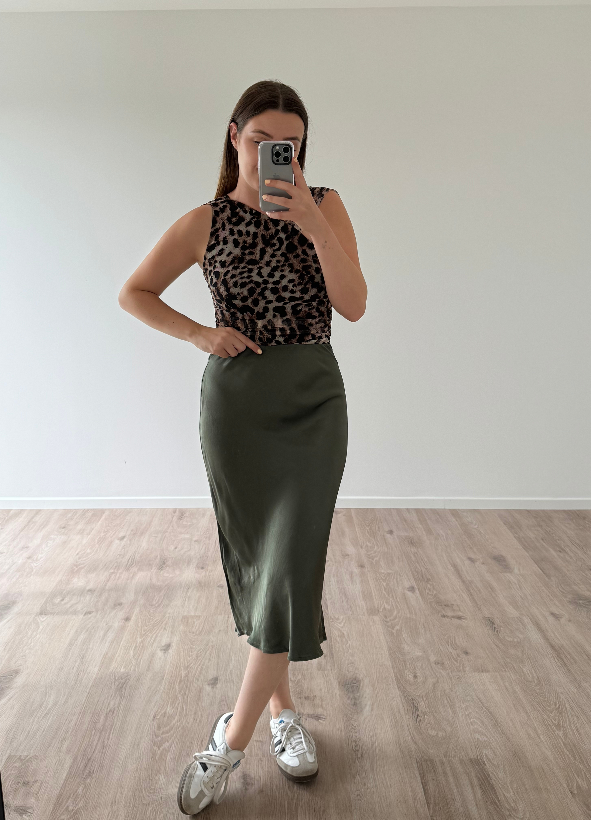 Satin Midi Skirt Jupe Satin Kaki Jupe Midi En Satin -CLEMENCE